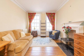 Spacious 2 bedroom flat in the city centre